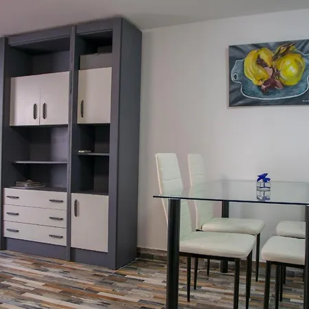 La Llar 빌라파메스